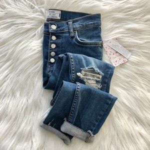 Free People • Distressed raw hem Skinny Jeans
